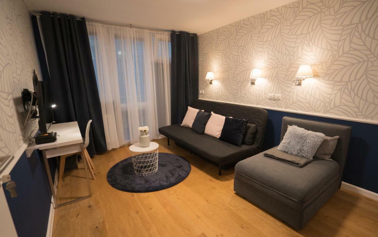 Apartament Hotel Grzybowska 9 Varsavia Esterno foto