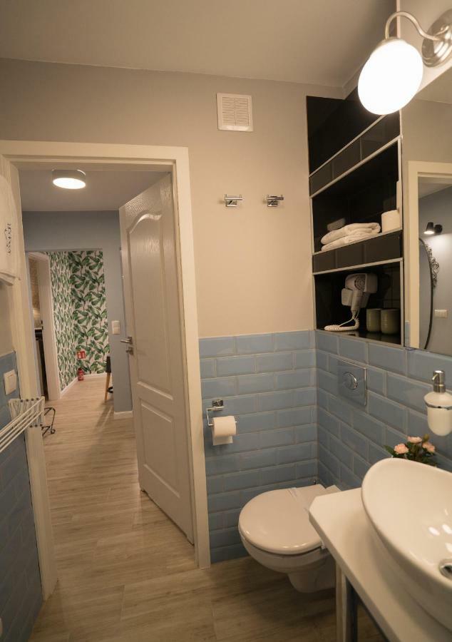 Apartament Hotel Grzybowska 9 Varsavia Esterno foto