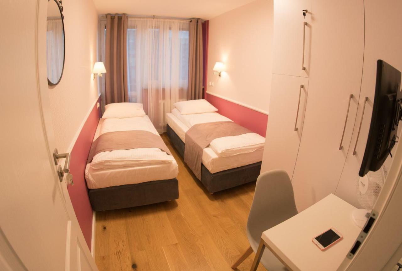 Apartament Hotel Grzybowska 9 Varsavia Esterno foto