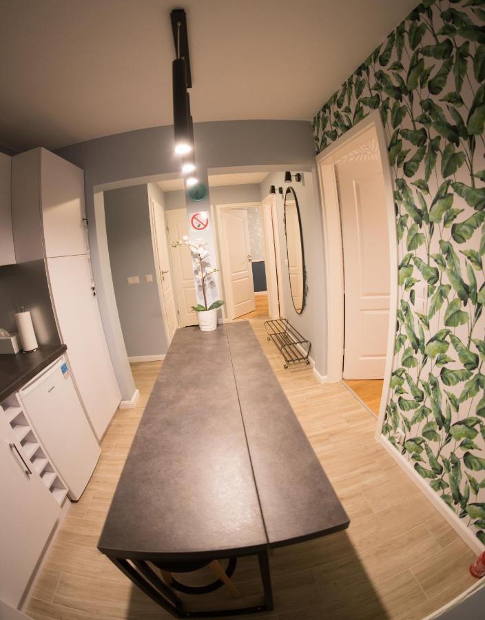 Apartament Hotel Grzybowska 9 Varsavia Esterno foto